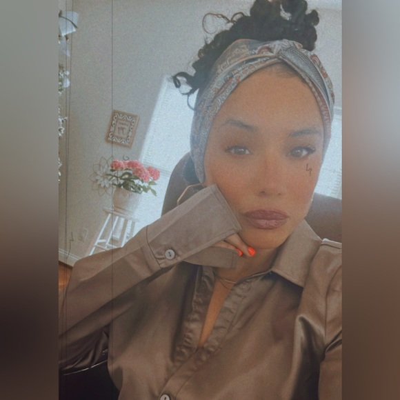 Welcome to THE LUXURY THERAPY SHOW! Where We love to see smiles, style & LOVE! - Picture 4 of 8